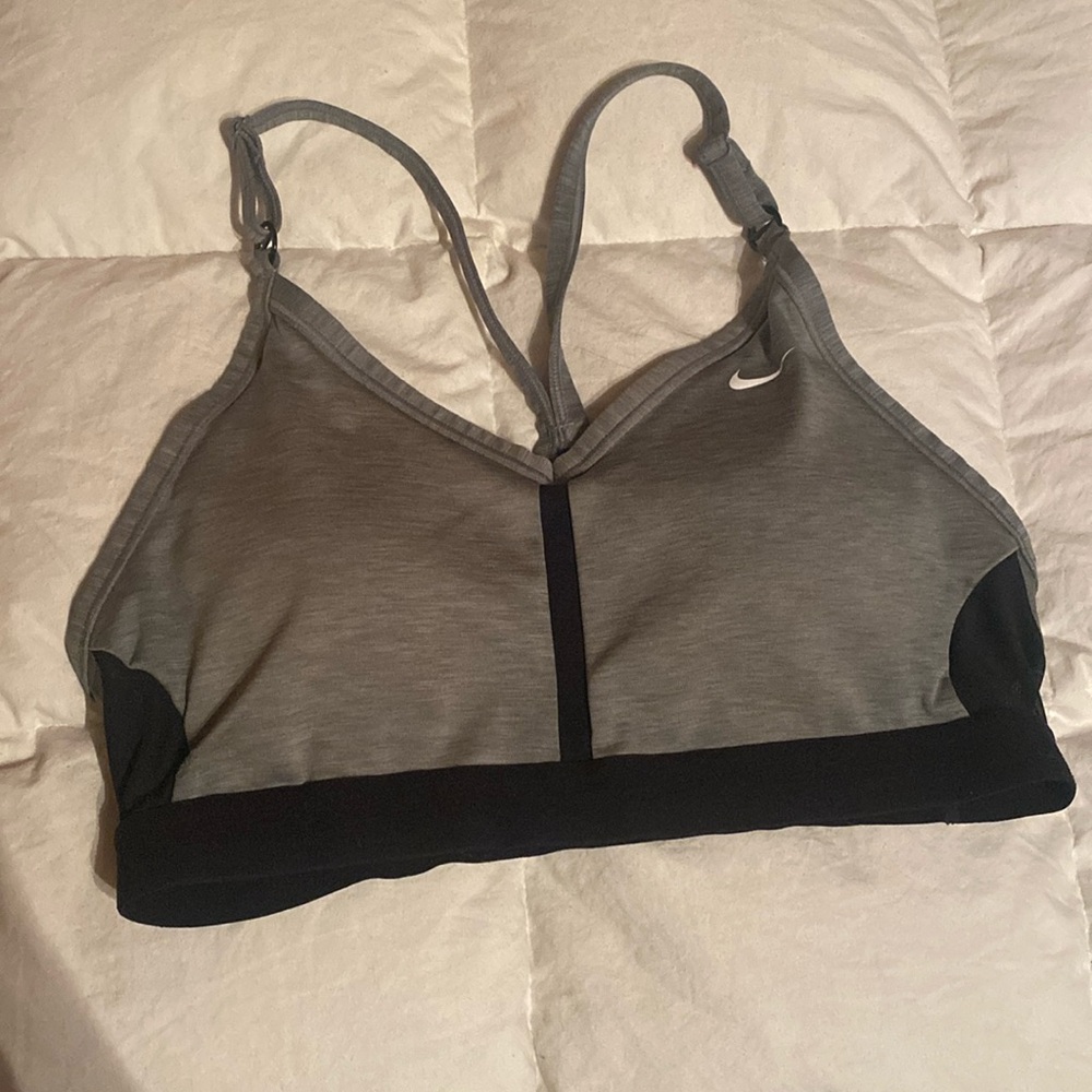 Size large Nike spots bra